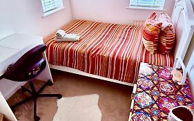 Private Room In Bs14